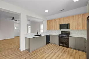 9307 Fillmont Ln, Houston, TX 77044 - Photo 22