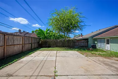 9423 Bollingbrook Drive, Houston, TX 77083 - Photo 22