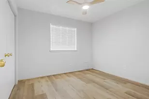 9423 Bollingbrook Dr, Houston, TX 77083 - Photo 8