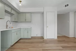 9423 Bollingbrook Dr, Houston, TX 77083 - Photo 14