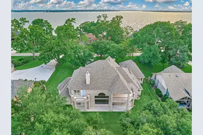 9370 Escondido Drive, Willis, TX 77318 - Photo 2