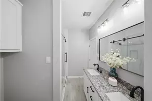 5014 E Meadow Dr, Deer Park, TX 77536 - Photo 8