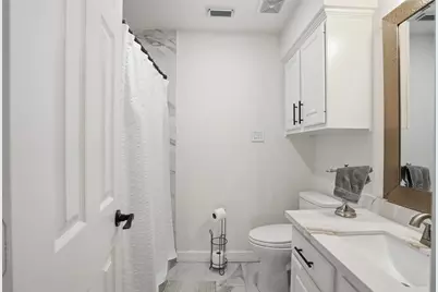 73 W Sandalbranch Circle, The Woodlands, TX 77382 - Photo 24
