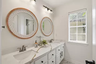 73 W Sandalbranch Cir, The Woodlands, TX 77382 - Photo 22