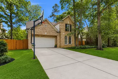 73 W Sandalbranch Circle, The Woodlands, TX 77382 - Photo 2