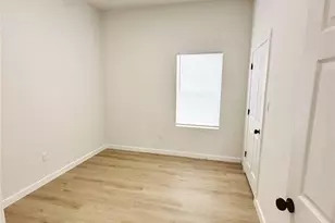 9705 Garcroft St, Houston, TX 77029 - Photo 12