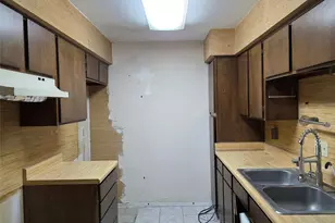 4641 Wild Indigo St, Houston, TX 77027 - Photo 6
