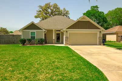 2250 Lake Forrest Drive, West Columbia, TX 77486 - Photo 1