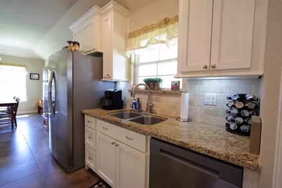 2250 Lake Forrest Drive, West Columbia, TX 77486 - Photo 6