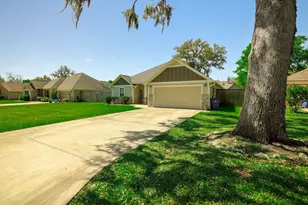 2250 Lake Forrest Dr, West Columbia, TX 77486 - Photo 22