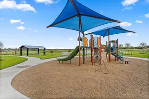 9018 Bay Ldg Ln, Baytown, TX 77521 - Photo 4