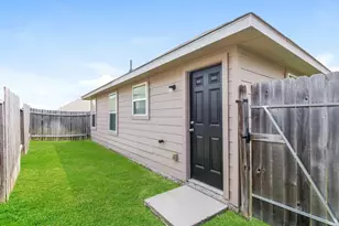 13206 Withee Path Ln, Houston, TX 77048 - Photo 4