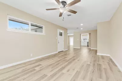 10615 Clematis Lane, Houston, TX 77035 - Photo 8