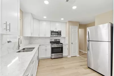 10615 Clematis Lane, Houston, TX 77035 - Photo 18