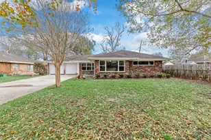 10615 Clematis Ln, Houston, TX 77035 - Photo 2