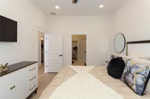 4902 Higgins St, Houston, TX 77033 - Photo 16