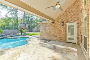 27 Hornsilver Pl, The Woodlands, TX 77381 - Photo 4