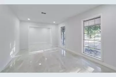 5230 W Bellfort Avenue, Houston, TX 77035 - Photo 12