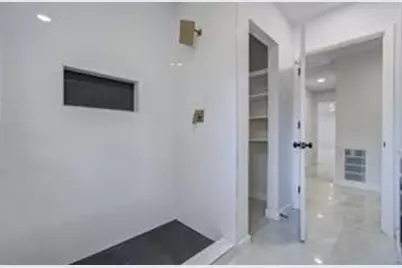 5230 W Bellfort Avenue, Houston, TX 77035 - Photo 8