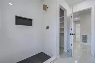 5230 W Bellfort Ave, Houston, TX 77035 - Photo 8