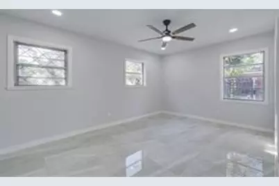 5230 W Bellfort Avenue, Houston, TX 77035 - Photo 6