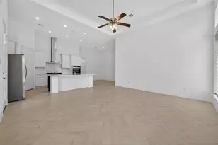 2919 Golden Isle Dr, Texas City, TX 77568 - Photo 8