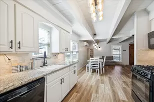 143 Thunderbird Dr, Conroe, TX 77304 - Photo 4