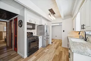 143 Thunderbird Dr, Conroe, TX 77304 - Photo 10