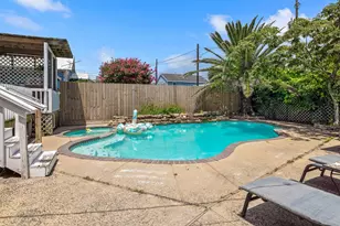5012 Ave P 1/2, Galveston, TX 77551 - Photo 28
