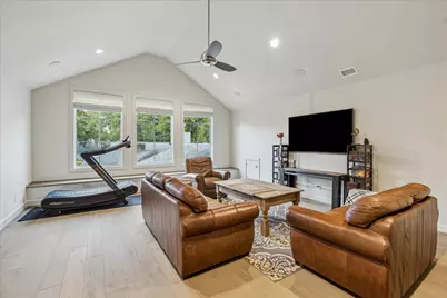 10106 Meadow Lake Lane, Houston, TX 77042 - Photo 22