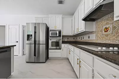 2431 Parkwood Lane, Sugar Land, TX 77479 - Photo 8