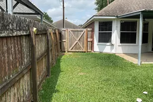2140 Wildflower, Beaumont, TX 77713 - Photo 4