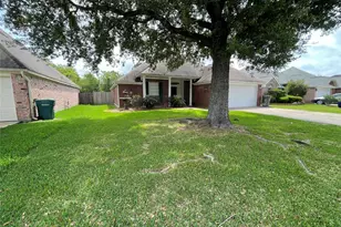 2140 Wildflower, Beaumont, TX 77713 - Photo 2