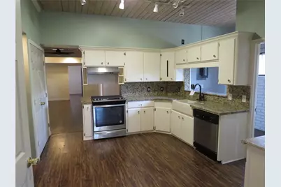 1505 Oak Ridge Drive, Dickinson, TX 77539 - Photo 6