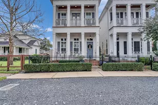 616 W 26th St, Houston, TX 77008 - Photo 2