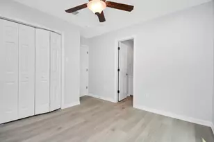 8595 Parkway Dr, Houston, TX 77088 - Photo 12