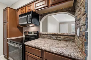 1860 White Oak Dr, Houston, TX 77009 - Photo 14