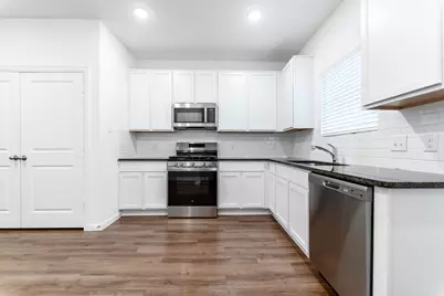 3191 Savannah Rose Drive, Angleton, TX 77515 - Photo 14