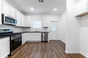 3191 Savannah Rose Dr, Angleton, TX 77515 - Photo 12