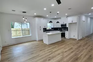 316 S Sandra St, Conroe, TX 77301 - Photo 8