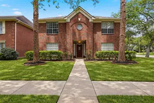 2802 Grants River Cir, Sugar Land, TX 77479 - Photo 2