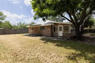 417 N Meinecke St, Bellville, TX 77418 - Photo 48