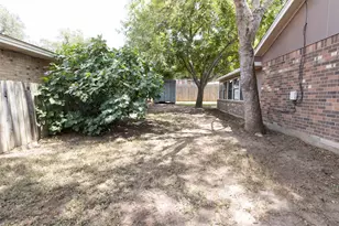 417 N Meinecke St, Bellville, TX 77418 - Photo 44