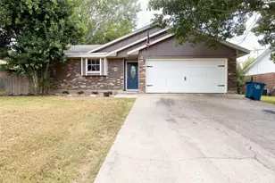 417 N Meinecke St, Bellville, TX 77418 - Photo 1
