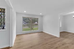 5926 Warm Springs Rd, Houston, TX 77035 - Photo 8