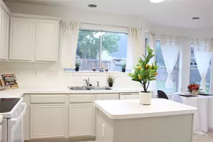 22623 Holly Lake Dr, Katy, TX 77450 - Photo 6