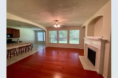 11 Nestlewood Place, Spring, TX 77382 - Photo 2