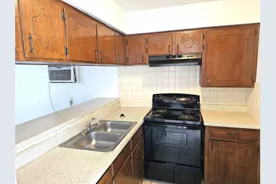 613 Jackson Ave, Bacliff, TX 77518 - Photo 2