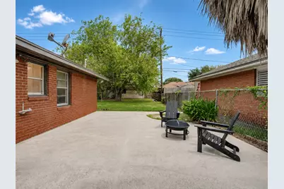 6614 Golf Crest Drive, Galveston, TX 77551 - Photo 28