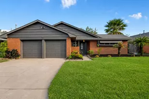 6614 Golfcrest Dr, Galveston, TX 77551 - Photo 1